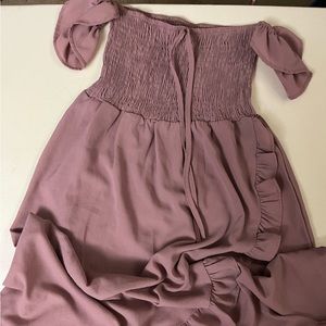 Very cute size 10-12 girls dress, good condition, smoke free home.